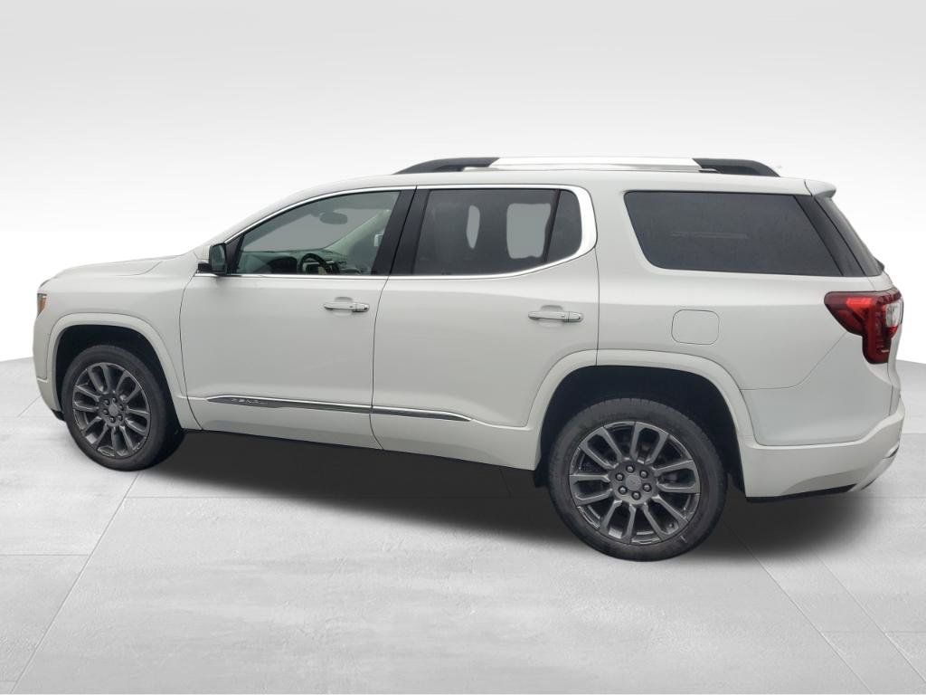 Used 2023 GMC Acadia Denali FWD image 3