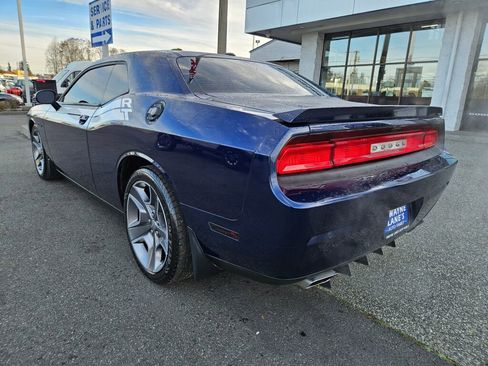 Used 2013 Dodge Challenger R/T image 3