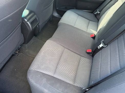 Used 2016 Toyota Camry LE FWD image 14