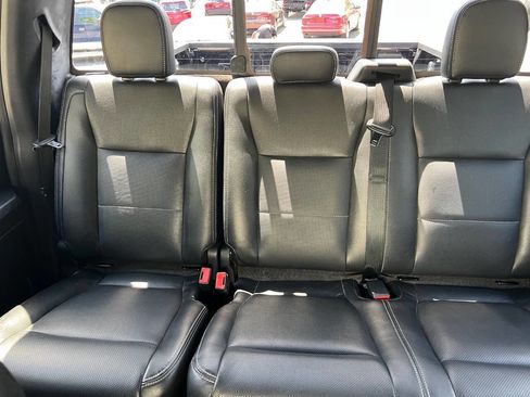 Used 2018 Ford F150 XLT w/ Equipment Group 302A Luxury AWD/4WD image 19