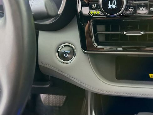 Used 2023 Toyota Highlander Limited image 37