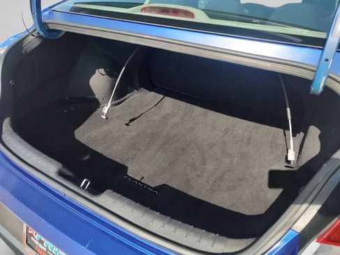 Used 2024 Hyundai Elantra SEL FWD image 32