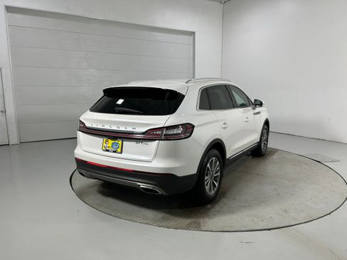 Used 2019 Lincoln Nautilus Select AWD/4WD image 36
