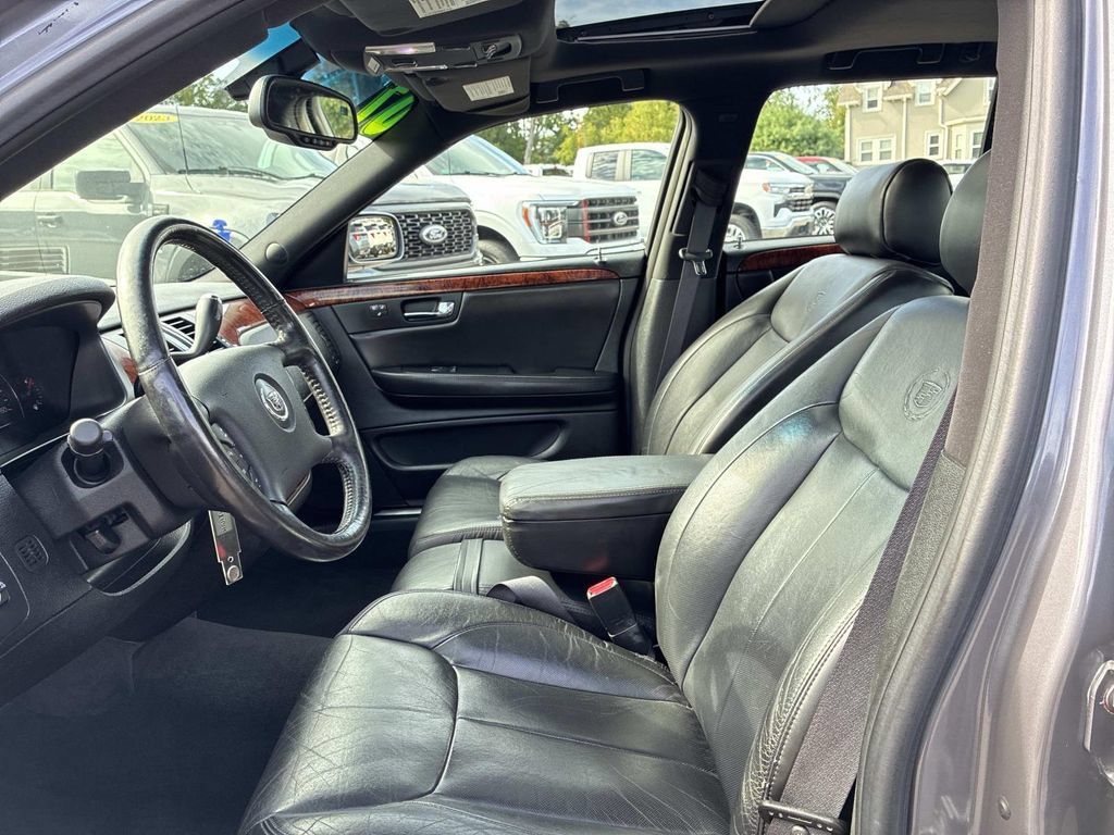 Used 2007 Cadillac DTS Luxury I w/ Sun And Navigation Package FWD image 22