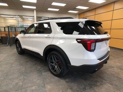Used 2025 Ford Explorer ST-Line w/ Premium Package AWD/4WD image 5