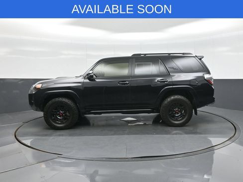 Used 2024 Toyota 4Runner TRD Off-Road Premium w/ Moonroof Package AWD/4WD image 4