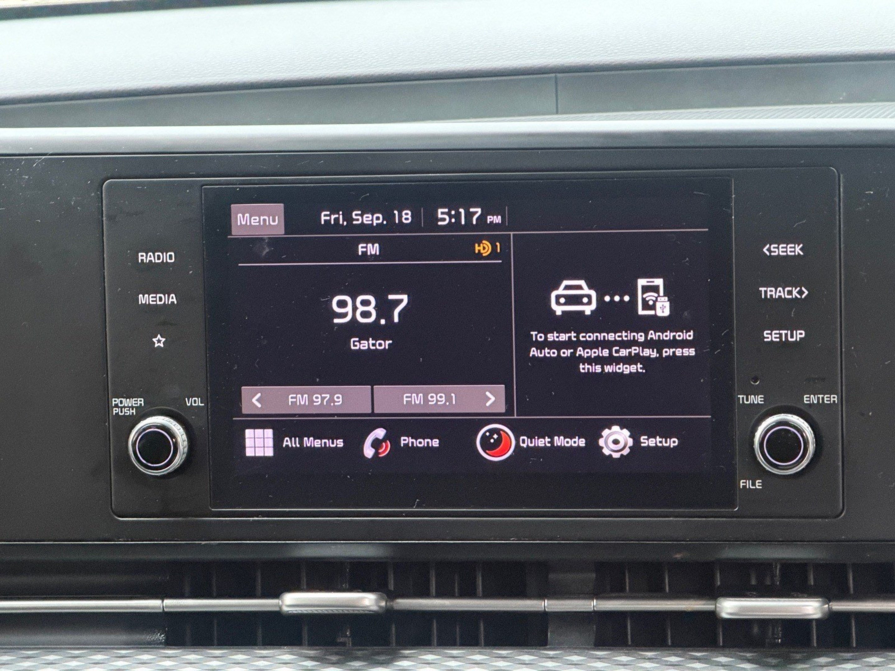 Used 2022 Kia Carnival LX FWD image 22