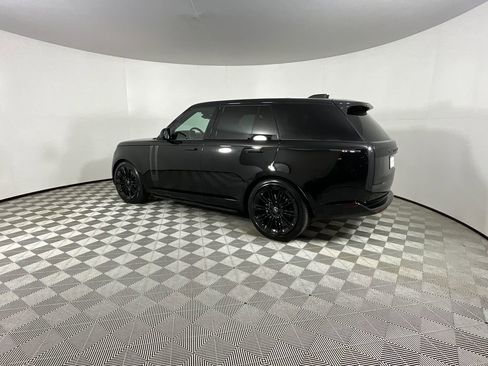 Certified 2024 Land Rover Range Rover SE image 3