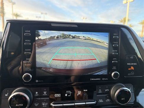 Certified 2022 Toyota Highlander XLE image 21