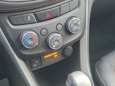 Used 2017 Chevrolet Trax LT w/ LT Convenience Package image 23