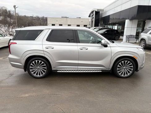 Used 2025 Hyundai Palisade Calligraphy image 6
