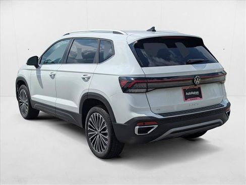 New 2025 Volkswagen Taos SE image 10