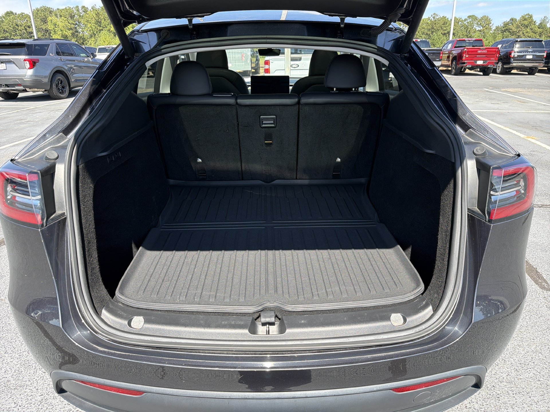Used 2024 Tesla Model Y Long Range AWD/4WD image 26