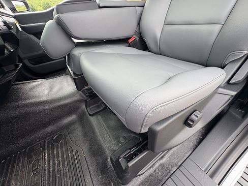 New 2026 Ford F550 4x4 Regular Cab Super Duty image 21