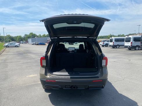 New 2026 Ford Explorer ST-Line AWD/4WD image 9