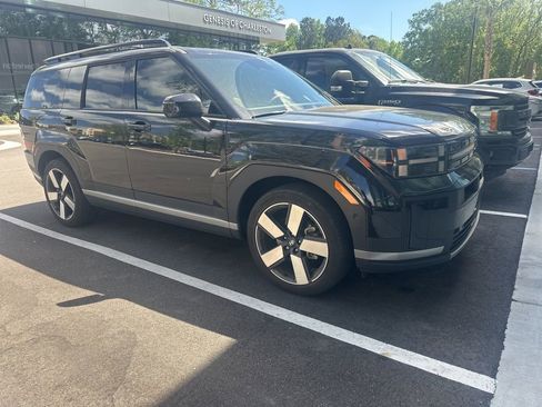 Used 2025 Hyundai Santa Fe Limited image 2