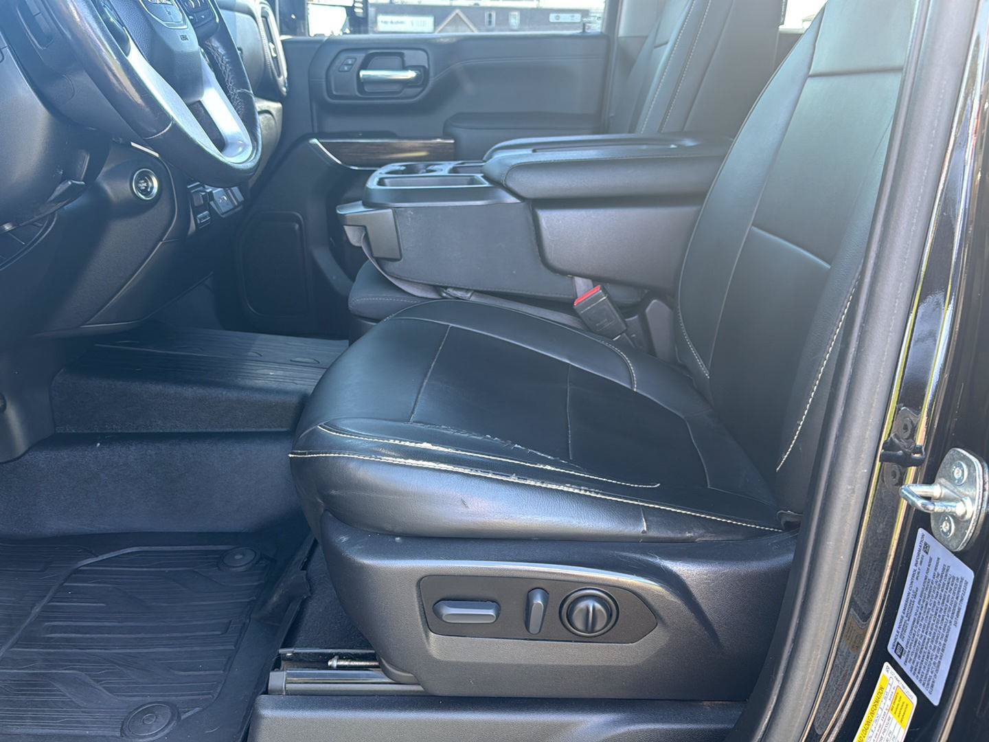 Used 2022 GMC Sierra 2500 SLE w/ SLE Value Package; AWD/4WD image 9