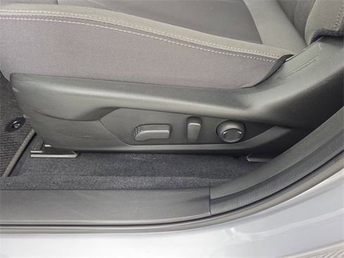 Certified 2025 Subaru Crosstrek 2.0i Premium image 17