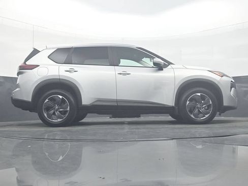 Used 2025 Nissan Rogue SV AWD/4WD image 32
