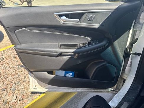Used 2018 Ford Edge Titanium w/ Equipment Group 302A AWD/4WD image 11