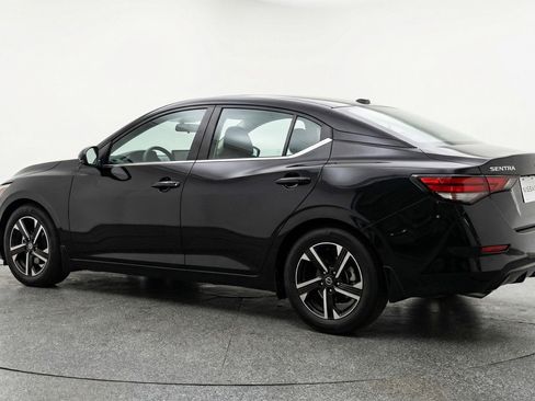 Used 2025 Nissan Sentra SV FWD image 6