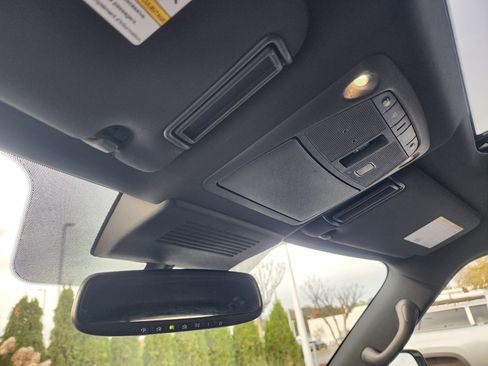 Used 2022 Nissan Armada SL w/ Midnight Edition Package image 40