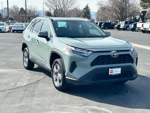 Certified 2022 Toyota RAV4 XLE w/ Convenience Package image 7