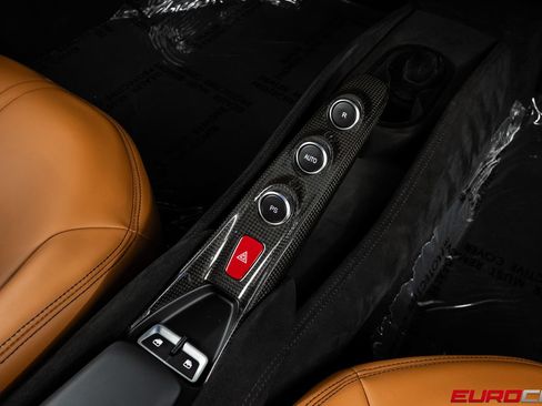 Used 2021 Ferrari F8 Tributo RWD image 34