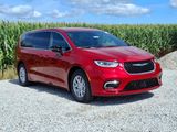 New 2025 Chrysler Pacifica Select image 2