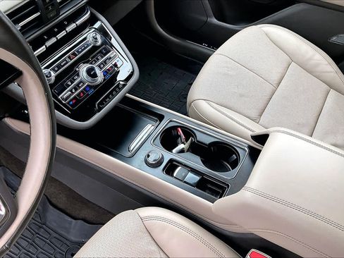 Used 2020 Lincoln Corsair Reserve w/ Equipment Group 201A image 21