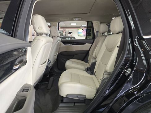 Used 2020 Cadillac XT6 Premium Luxury image 12