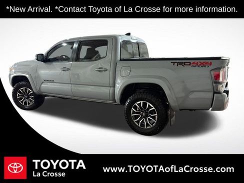 Used 2020 Toyota Tacoma TRD Sport image 2