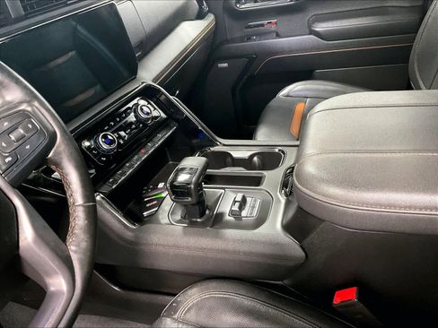 Used 2024 GMC Sierra 1500 AT4 w/ Technology Package image 18