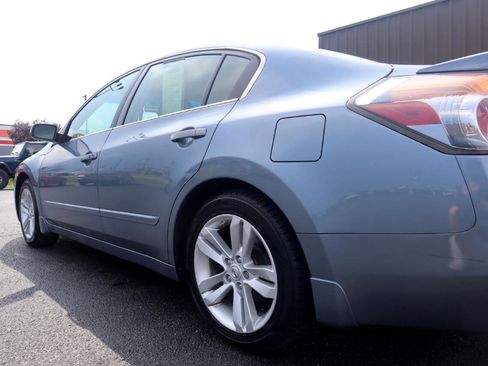Used 2010 Nissan Altima 3.5 SR w/ Sport Pkg image 28