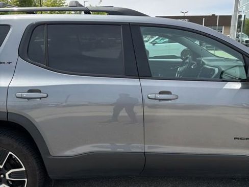 Used 2021 GMC Acadia SLT w/ Elevation Edition image 19