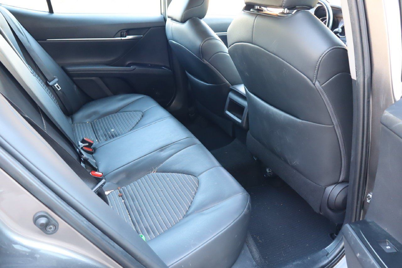 Used 2019 Toyota Camry SE FWD image 16