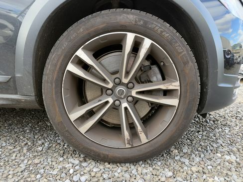 Used 2018 Volvo V90 T5 Cross Country w/ Convenience Package image 11