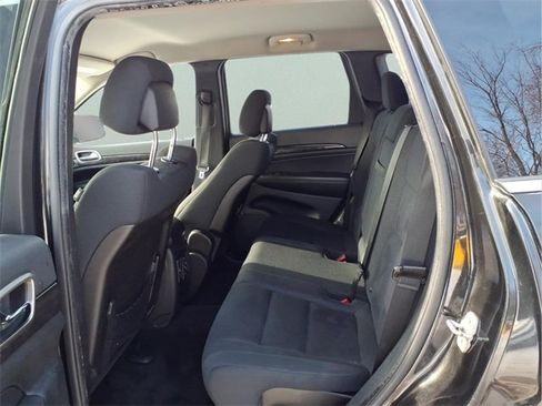 Used 2012 Jeep Grand Cherokee Laredo w/ Laredo E Group image 8