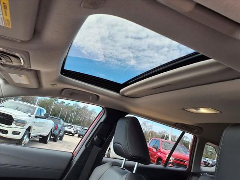 Certified 2025 Toyota Corolla Cross XLE image 13