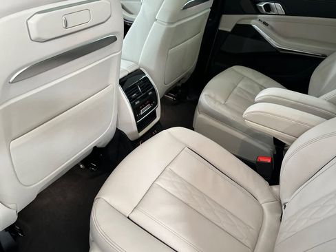 Used 2026 BMW X7 xDrive40i w/ M Sport Package image 4