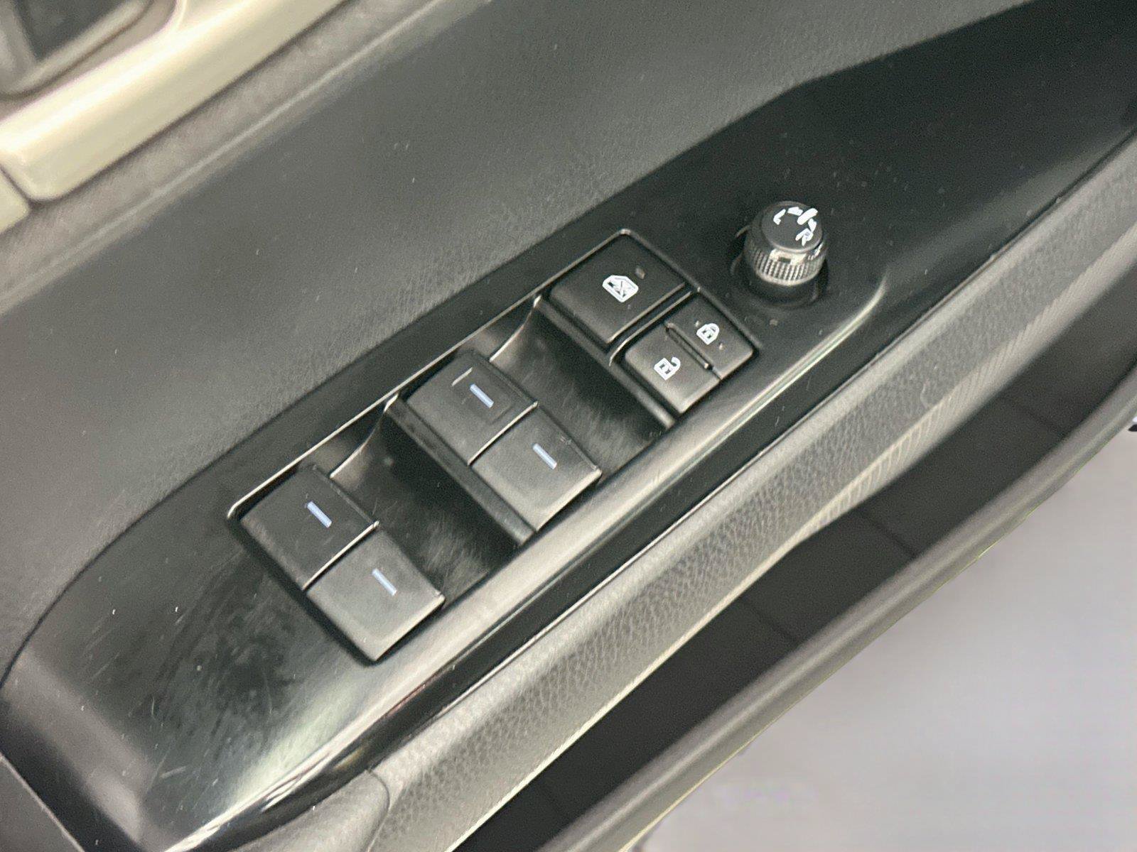 Used 2025 Toyota Camry LE FWD image 19