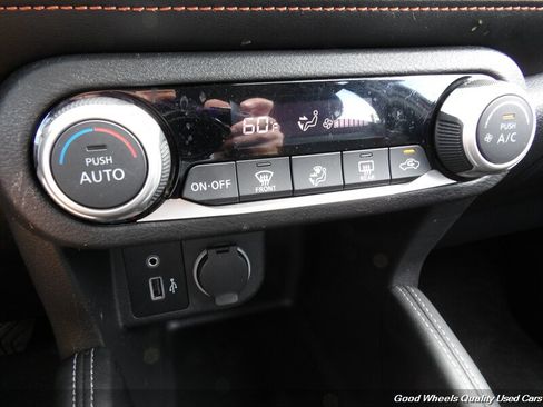 Used 2020 Nissan Kicks SR FWD image 20