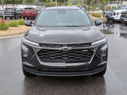 Used 2025 Chevrolet Trax RS w/ Driver Confidence Package FWD image 8