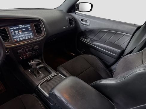 Used 2017 Dodge Charger R/T Scat Pack RWD image 26