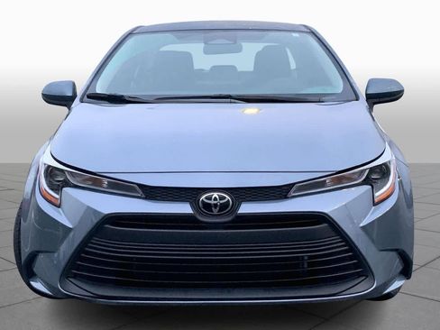 Used 2025 Toyota Corolla LE w/ Convenience Package image 4
