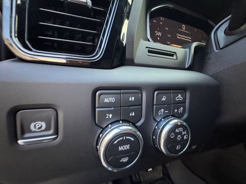Used 2026 GMC Sierra 2500 AT4 AWD/4WD image 6