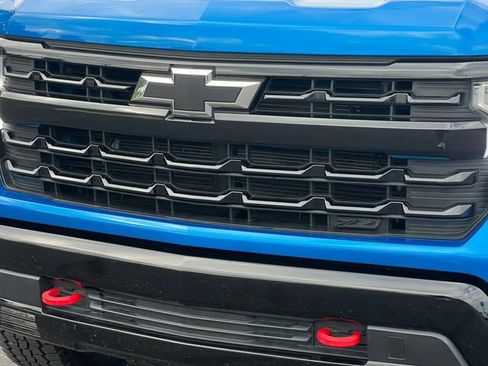 Used 2024 Chevrolet Silverado 1500 LT Trail Boss w/ Convenience Package II AWD/4WD image 44