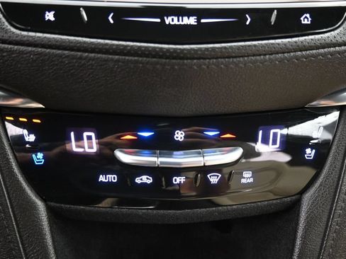 Used 2018 Cadillac XT5 Premium Luxury AWD/4WD image 19