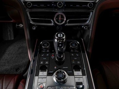 Used 2022 Bentley Flying Spur W12 image 26