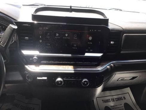 Used 2025 GMC Sierra 2500 SLE w/ Preferred Package AWD/4WD image 11